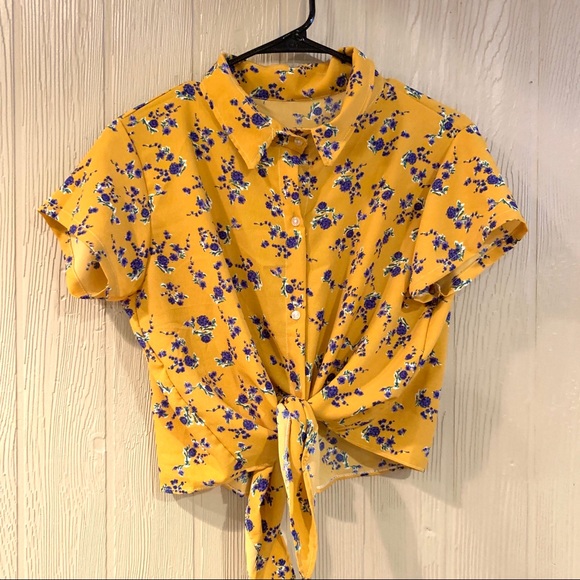 NWOT Yellow Floral Knot Croptop - Picture 1 of 3